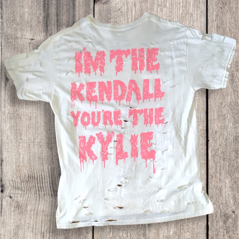 THE KYLIE SHOP GRAPHIC TEE UNISEX